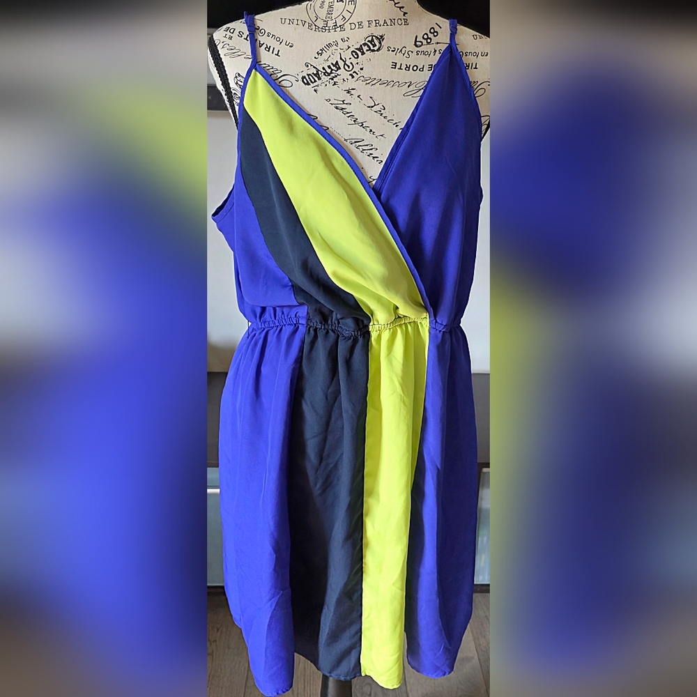Women's XL Spaghetti Strap Lightweight Elastic Waist Blue and Neon Green Dress